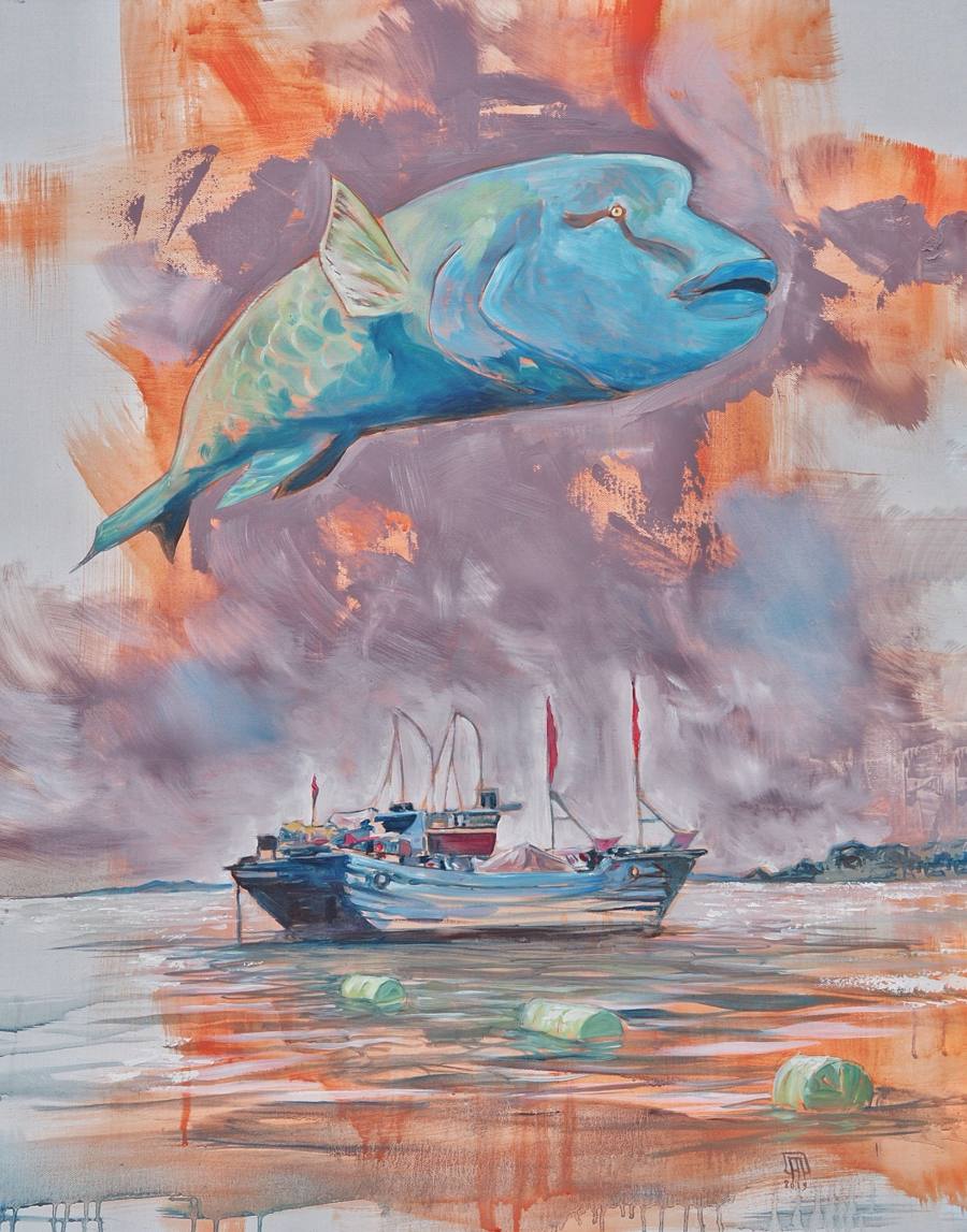 Peinture : un grand poisson bleu flotte dans le ciel au-dessus d'un bateau de pêche